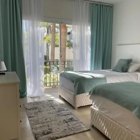 Cozy Near Puerto Banus Apartment Marbella